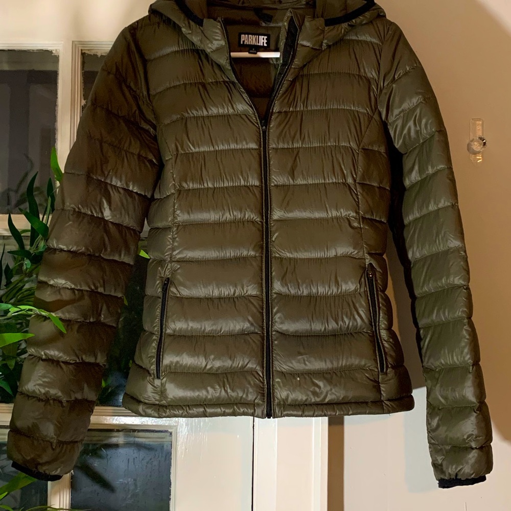 Aritzia Parklife lightweight puffer down jacket